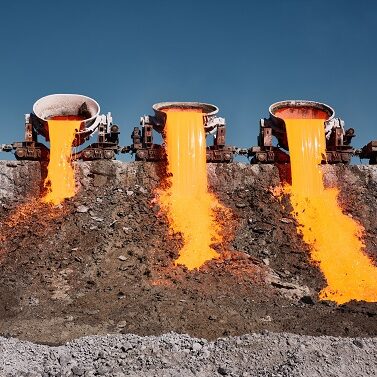 Schlackestrom aus einem Stahlwerk zur Aufbereitung bei SPALECK