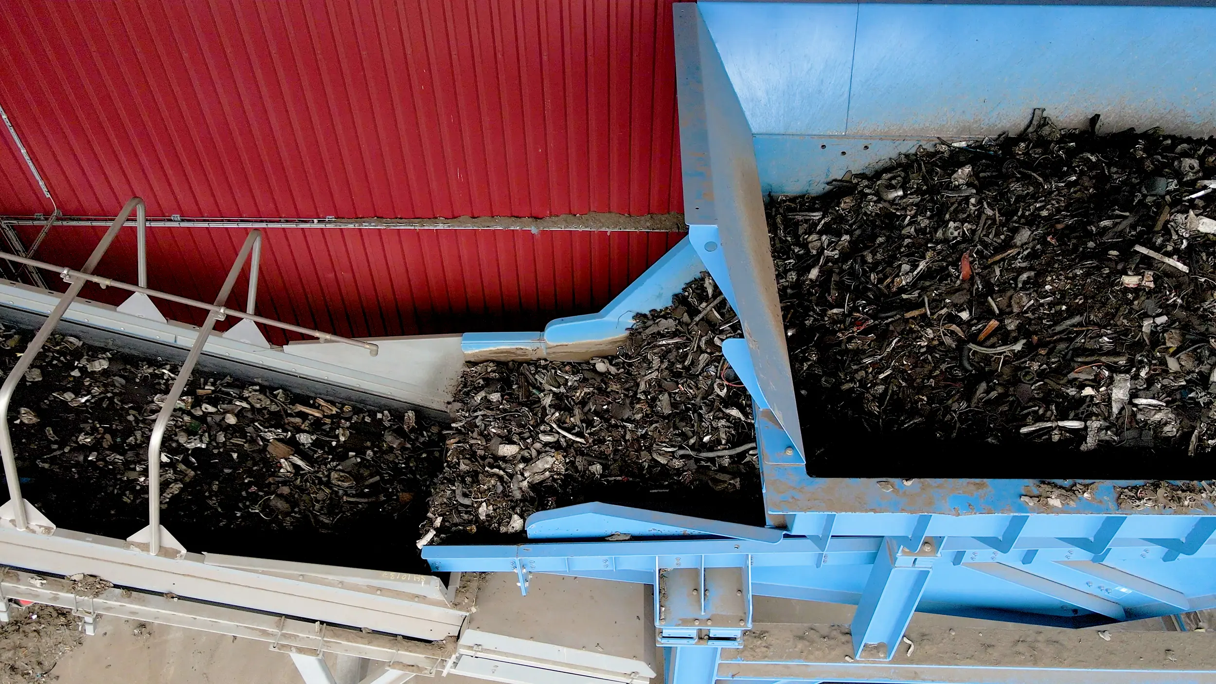 ActiveFEED delivers exactly the target quantity required by the sorting machine—fully automatically and individually tailored to the sorting machine and the specific input material.