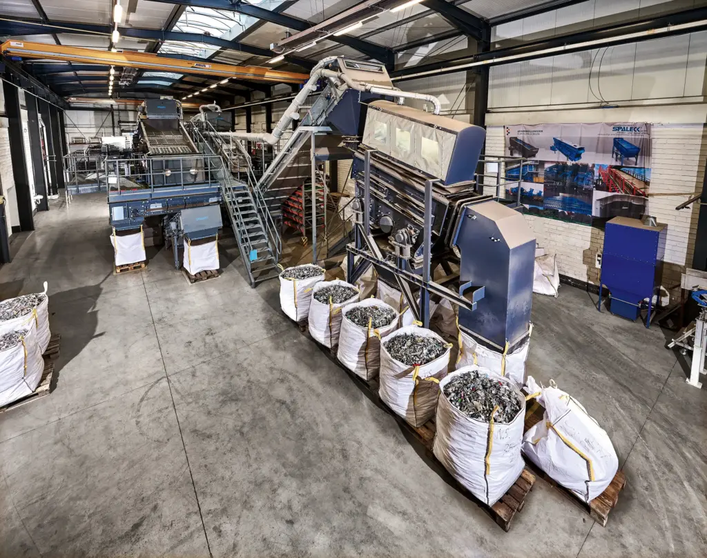 The SPALECK TestCenter offers recycling companies the opportunity to optimize their material processing using SPALECK screening machines and conveyor systems.