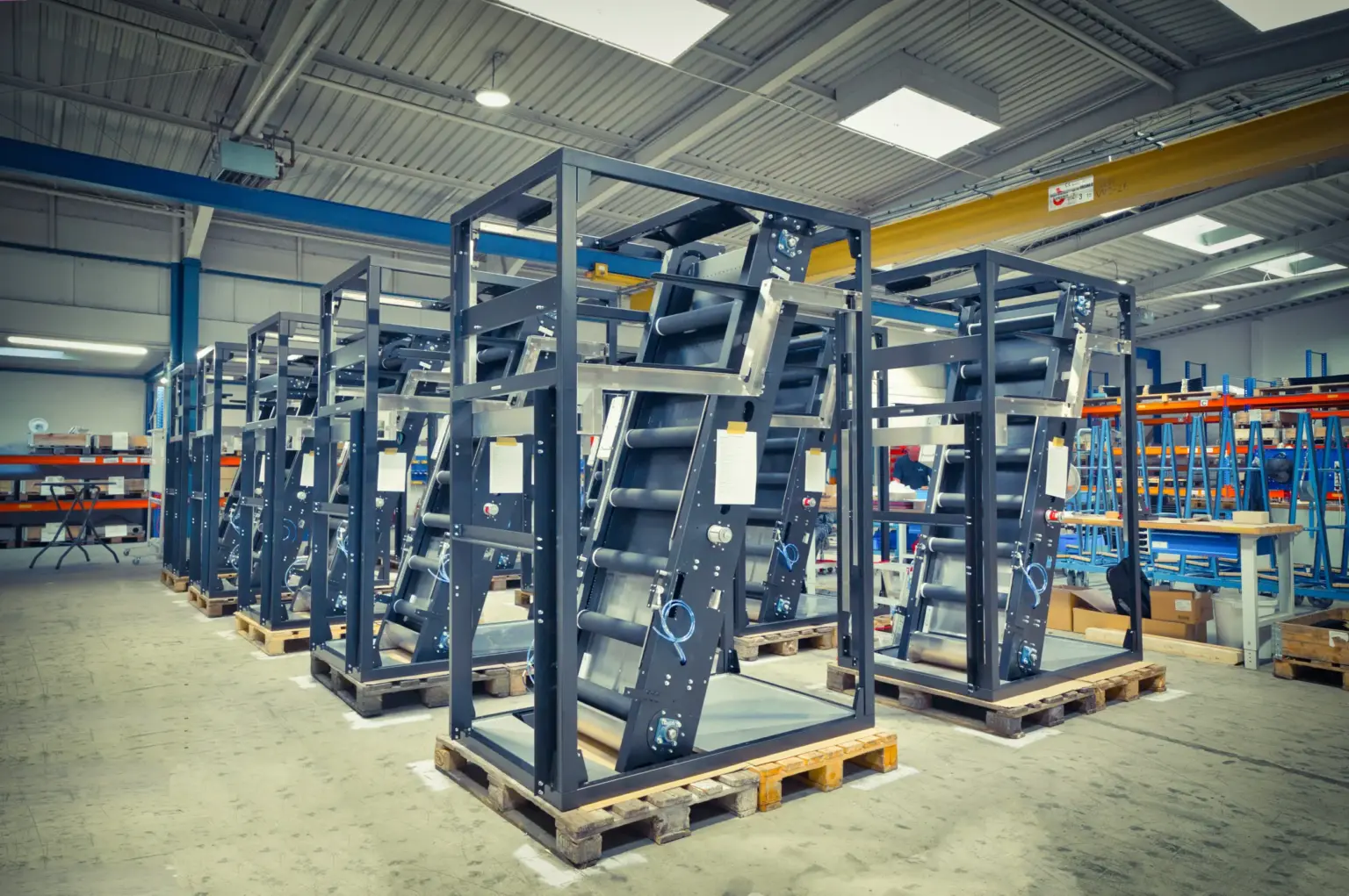 Assembly of components, from individual parts to mass production, at the contract manufacturer SPALECK