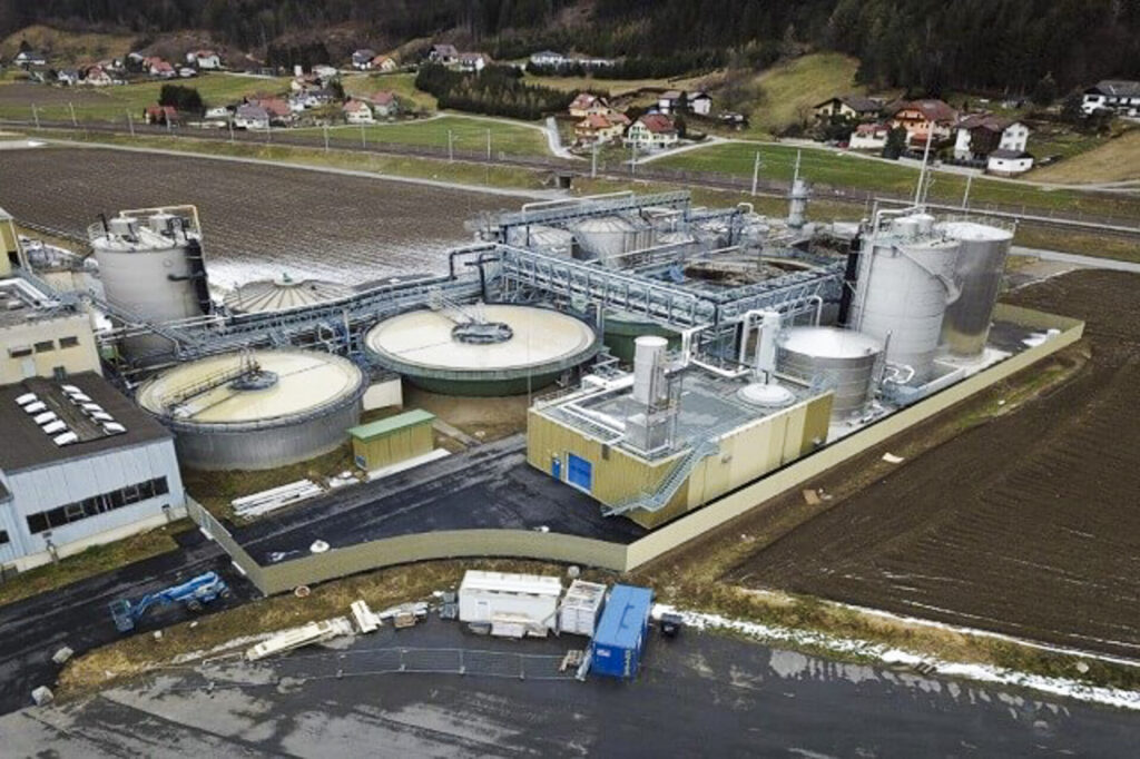 Aerobic water treatment plant at an industrial site