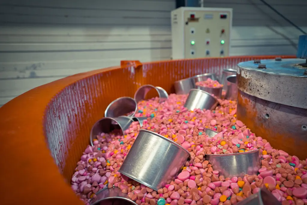 Tumble Polishing of Components by SPALECK, the Expert in Surface Finishing