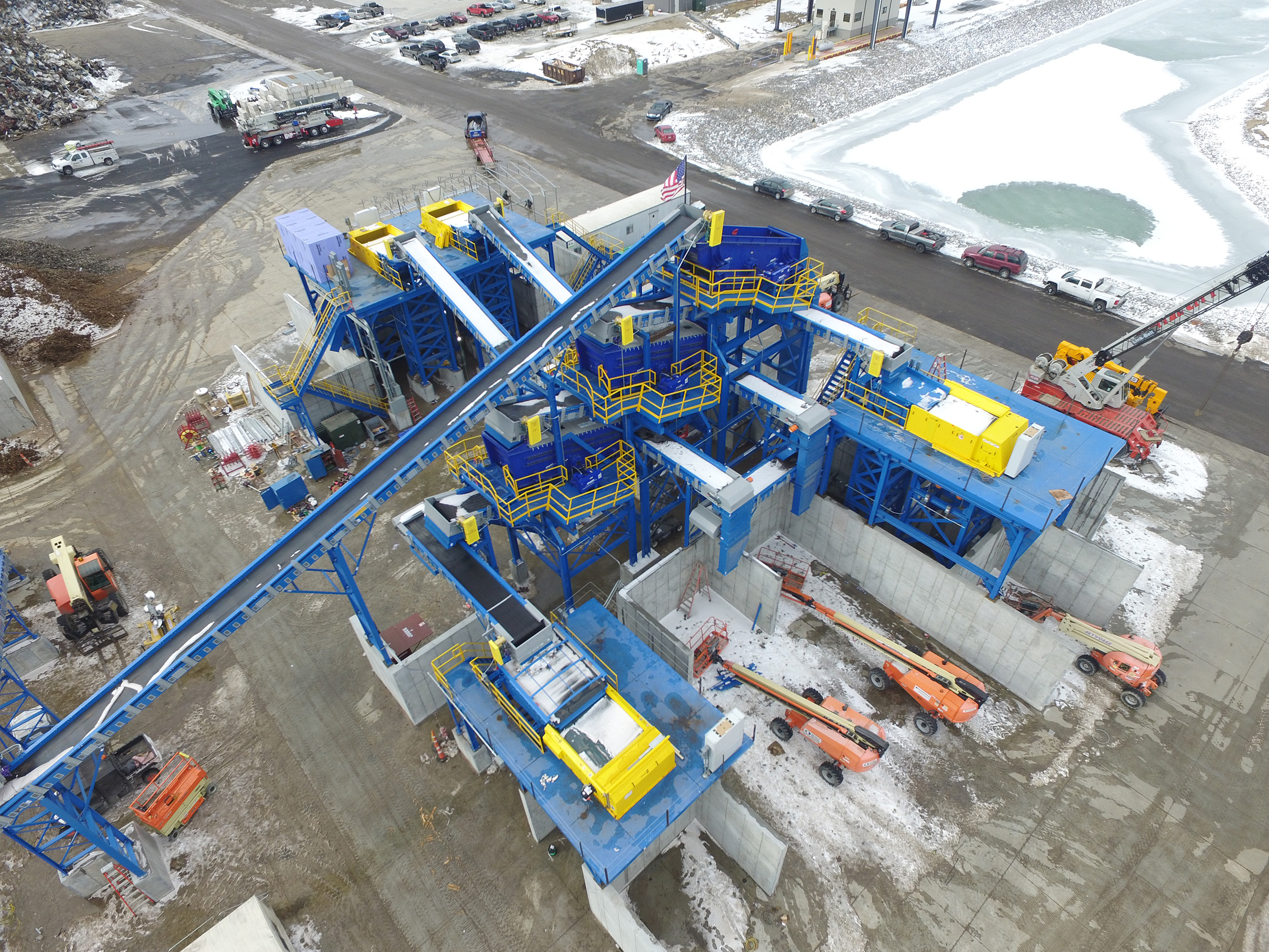 Stationary metal recycling plant with Spaleck screening machines