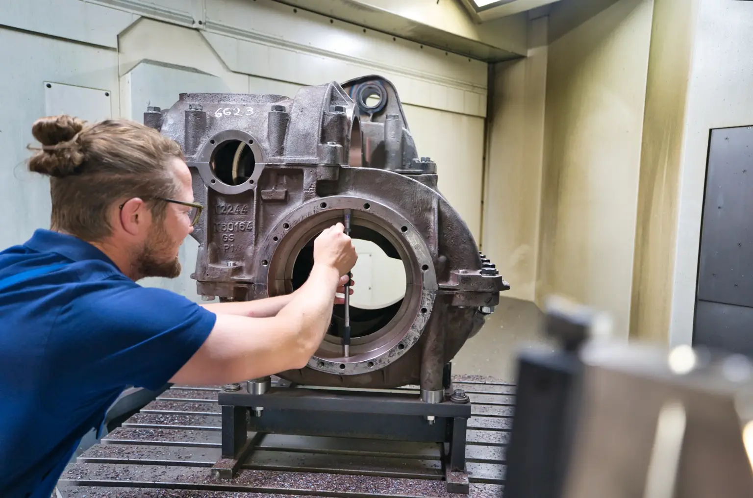 Refurbishment of a rail vehicle component at SPALECK, a supplier of CL1 parts and CNC machining services